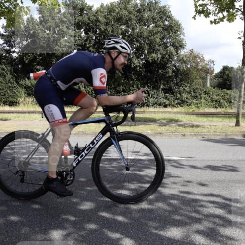 11.08.2024 - GEWOBA Citytriathlon Bremen H.Heesch http://msf.ph/oto/6775626 11.08.2024 11:48:03 Radfahren 760, 809, 906, 918, 924, 928 meine-sportfotos.de