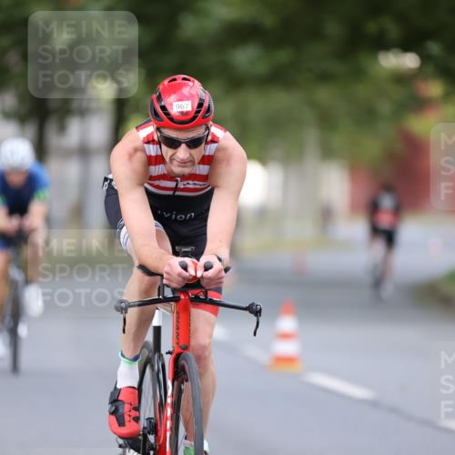 11.08.2024 - GEWOBA Citytriathlon Bremen H.Heesch http://msf.ph/oto/6775630 11.08.2024 11:43:23 Radfahren 756, 846, 868, 925, 967 meine-sportfotos.de