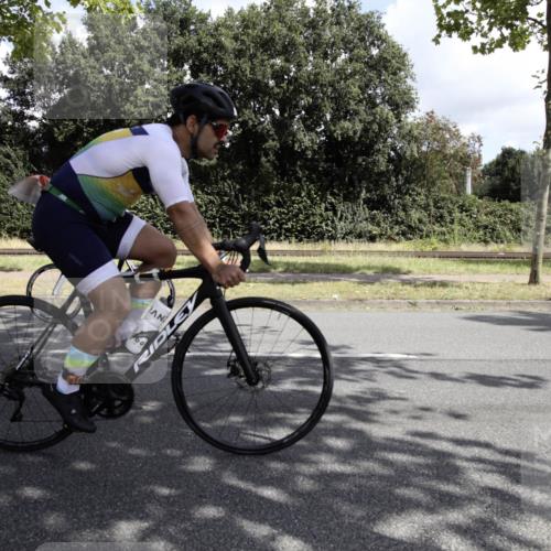 11.08.2024 - GEWOBA Citytriathlon Bremen H.Heesch http://msf.ph/oto/6775636 11.08.2024 11:48:24 Radfahren 809, 847, 851, 870, 886, 939, 1025 meine-sportfotos.de