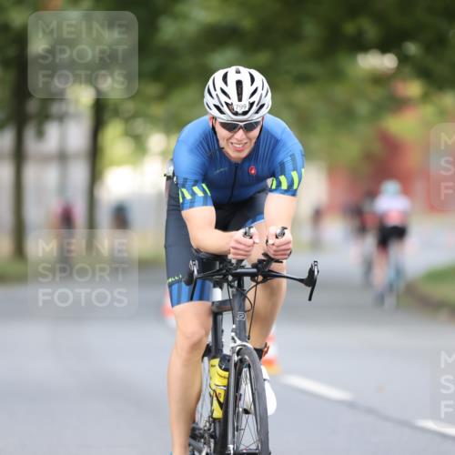 11.08.2024 - GEWOBA Citytriathlon Bremen H.Heesch http://msf.ph/oto/6775639 11.08.2024 11:43:24 Radfahren 846, 868, 925, 967 meine-sportfotos.de