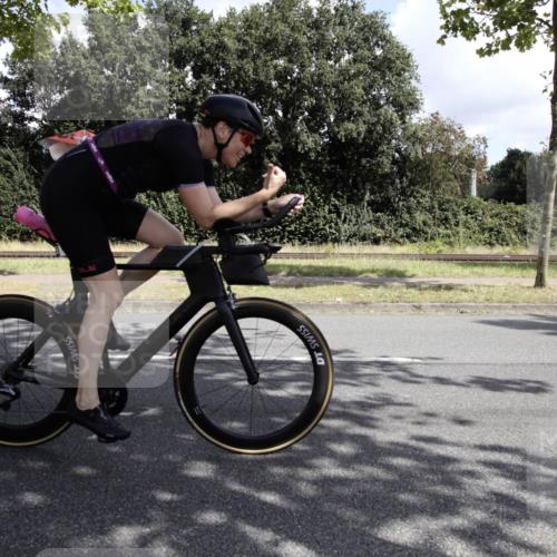 11.08.2024 - GEWOBA Citytriathlon Bremen H.Heesch http://msf.ph/oto/6775640 11.08.2024 11:48:32 Radfahren 787, 829, 847, 851, 870, 886, 939, 1025 meine-sportfotos.de