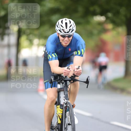 11.08.2024 - GEWOBA Citytriathlon Bremen H.Heesch http://msf.ph/oto/6775641 11.08.2024 11:43:24 Radfahren 846, 868, 925, 967 meine-sportfotos.de