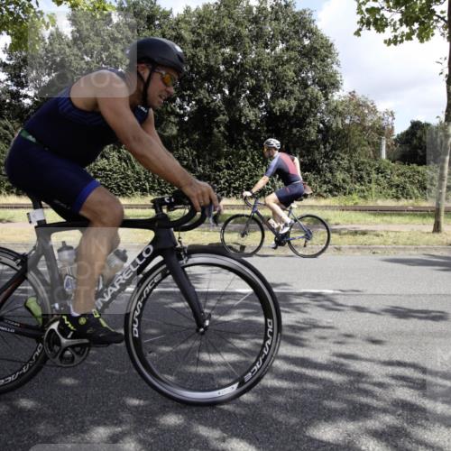 11.08.2024 - GEWOBA Citytriathlon Bremen H.Heesch http://msf.ph/oto/6775642 11.08.2024 11:48:34 Radfahren 787, 829, 847, 870, 939, 1025 meine-sportfotos.de