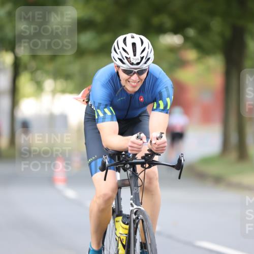 11.08.2024 - GEWOBA Citytriathlon Bremen H.Heesch http://msf.ph/oto/6775645 11.08.2024 11:43:24 Radfahren 846, 868, 925, 967 meine-sportfotos.de