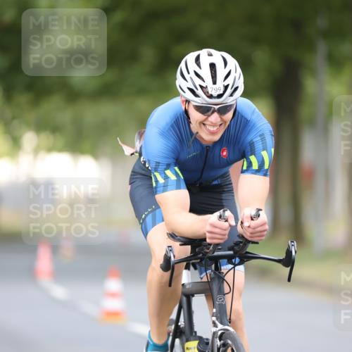 11.08.2024 - GEWOBA Citytriathlon Bremen H.Heesch http://msf.ph/oto/6775651 11.08.2024 11:43:24 Radfahren 846, 868, 925, 967 meine-sportfotos.de