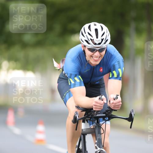 11.08.2024 - GEWOBA Citytriathlon Bremen H.Heesch http://msf.ph/oto/6775653 11.08.2024 11:43:24 Radfahren 846, 868, 925, 967 meine-sportfotos.de