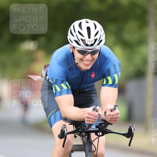 11.08.2024 - GEWOBA Citytriathlon Bremen H.Heesch http://msf.ph/oto/6775659 11.08.2024 11:43:25 Radfahren 770, 846, 868, 925, 967 meine-sportfotos.de