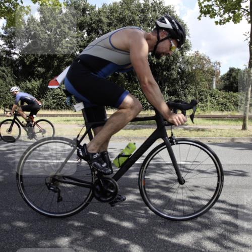 11.08.2024 - GEWOBA Citytriathlon Bremen H.Heesch http://msf.ph/oto/6775662 11.08.2024 11:49:25 Radfahren 815, 866, 894, 910 meine-sportfotos.de