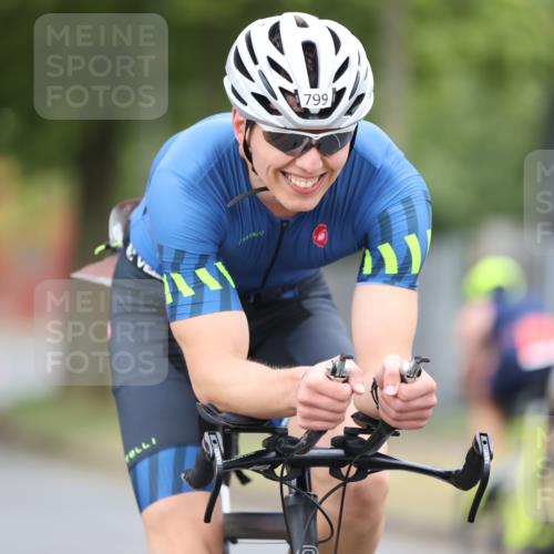 11.08.2024 - GEWOBA Citytriathlon Bremen H.Heesch http://msf.ph/oto/6775664 11.08.2024 11:43:25 Radfahren 770, 846, 868, 925, 967 meine-sportfotos.de