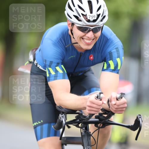 11.08.2024 - GEWOBA Citytriathlon Bremen H.Heesch http://msf.ph/oto/6775666 11.08.2024 11:43:25 Radfahren 770, 846, 868, 925, 967 meine-sportfotos.de