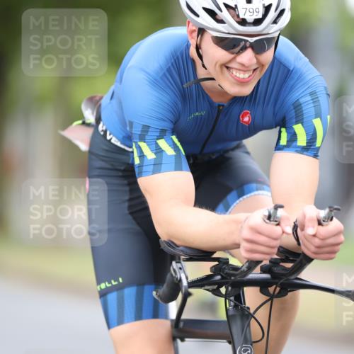 11.08.2024 - GEWOBA Citytriathlon Bremen H.Heesch http://msf.ph/oto/6775668 11.08.2024 11:43:25 Radfahren 770, 846, 868, 925, 967 meine-sportfotos.de