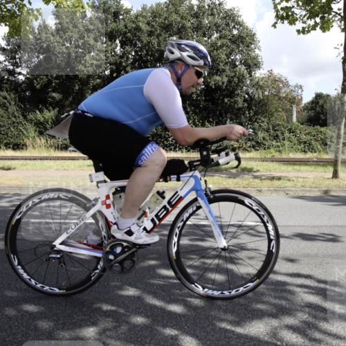 11.08.2024 - GEWOBA Citytriathlon Bremen H.Heesch http://msf.ph/oto/6775669 11.08.2024 11:49:42 Radfahren 815, 862, 949 meine-sportfotos.de