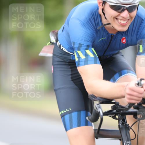 11.08.2024 - GEWOBA Citytriathlon Bremen H.Heesch http://msf.ph/oto/6775670 11.08.2024 11:43:25 Radfahren 770, 846, 868, 925, 967 meine-sportfotos.de