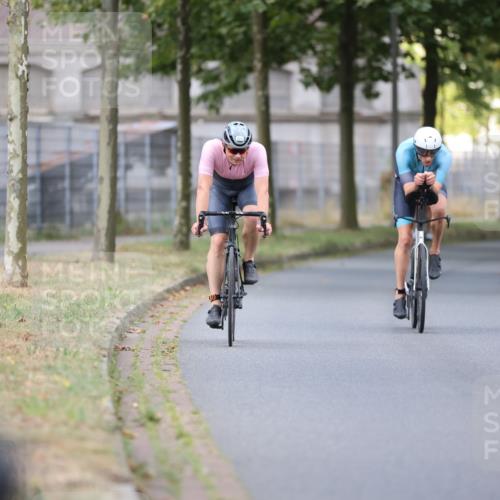 11.08.2024 - GEWOBA Citytriathlon Bremen H.Heesch http://msf.ph/oto/6775674 11.08.2024 11:43:28 Radfahren 770, 846, 868, 925, 967 meine-sportfotos.de