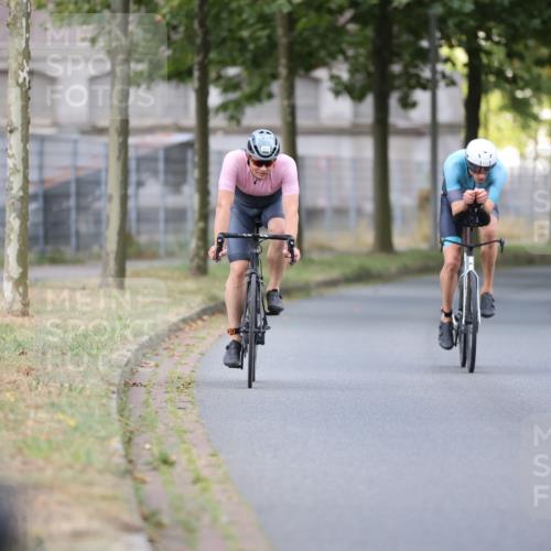 11.08.2024 - GEWOBA Citytriathlon Bremen H.Heesch http://msf.ph/oto/6775678 11.08.2024 11:43:28 Radfahren 770, 846, 868, 925, 967 meine-sportfotos.de