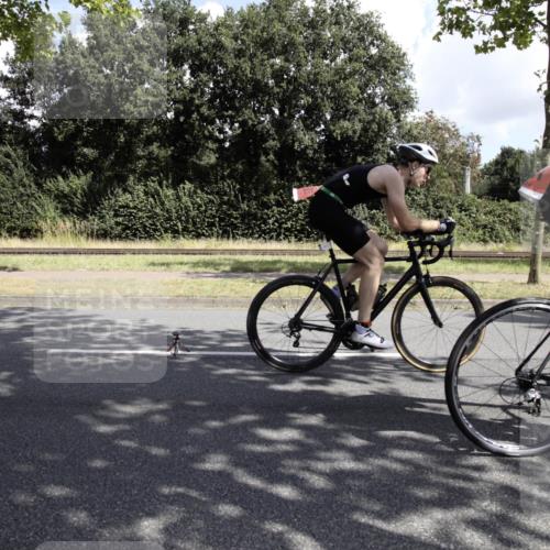 11.08.2024 - GEWOBA Citytriathlon Bremen H.Heesch http://msf.ph/oto/6775679 11.08.2024 11:50:01 Radfahren 785, 796, 862, 881, 979 meine-sportfotos.de