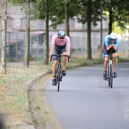 11.08.2024 - GEWOBA Citytriathlon Bremen H.Heesch http://msf.ph/oto/6775680 11.08.2024 11:43:28 Radfahren 770, 846, 868, 925, 967 meine-sportfotos.de