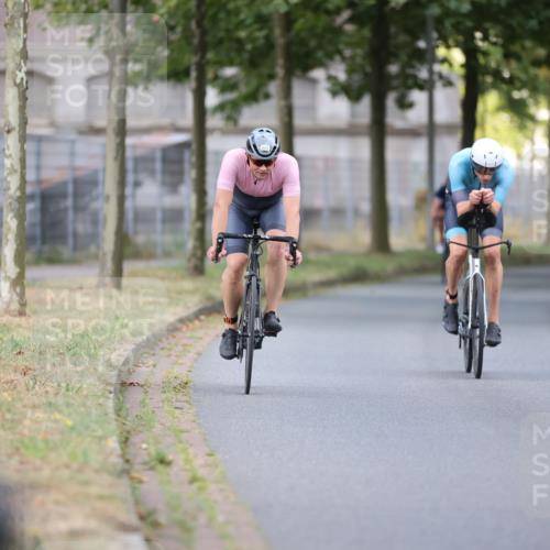 11.08.2024 - GEWOBA Citytriathlon Bremen H.Heesch http://msf.ph/oto/6775683 11.08.2024 11:43:28 Radfahren 770, 846, 868, 925, 967 meine-sportfotos.de