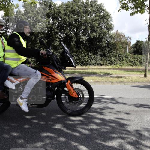 11.08.2024 - GEWOBA Citytriathlon Bremen H.Heesch http://msf.ph/oto/6775684 11.08.2024 11:50:05 Radfahren 785, 796, 862, 881, 929, 979, 981, 1022 meine-sportfotos.de