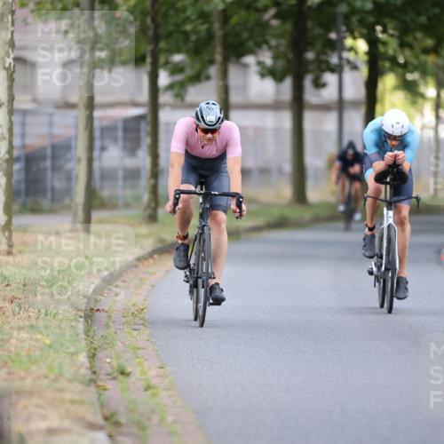 11.08.2024 - GEWOBA Citytriathlon Bremen H.Heesch http://msf.ph/oto/6775690 11.08.2024 11:43:29 Radfahren 770, 846, 868, 925, 967 meine-sportfotos.de