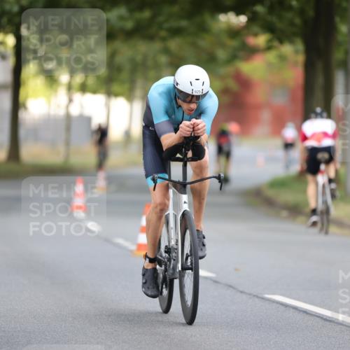 11.08.2024 - GEWOBA Citytriathlon Bremen H.Heesch http://msf.ph/oto/6775702 11.08.2024 11:43:30 Radfahren 770, 846, 868, 925, 967 meine-sportfotos.de