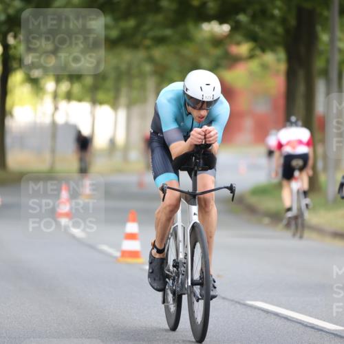 11.08.2024 - GEWOBA Citytriathlon Bremen H.Heesch http://msf.ph/oto/6775706 11.08.2024 11:43:30 Radfahren 770, 846, 868, 925, 967 meine-sportfotos.de