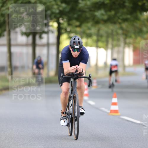 11.08.2024 - GEWOBA Citytriathlon Bremen H.Heesch http://msf.ph/oto/6775710 11.08.2024 11:43:33 Radfahren 770, 846, 868, 925, 967 meine-sportfotos.de