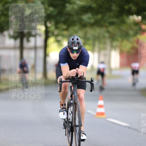 11.08.2024 - GEWOBA Citytriathlon Bremen H.Heesch http://msf.ph/oto/6775718 11.08.2024 11:43:33 Radfahren 770, 846, 868, 925, 967 meine-sportfotos.de