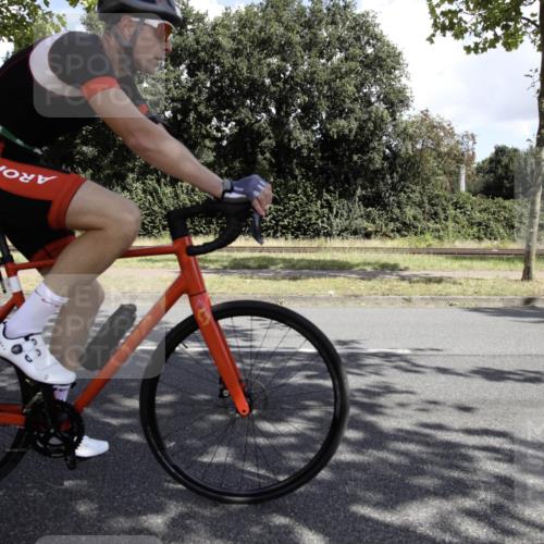 11.08.2024 - GEWOBA Citytriathlon Bremen H.Heesch http://msf.ph/oto/6775722 11.08.2024 11:51:20 Radfahren 803, 863, 993 meine-sportfotos.de