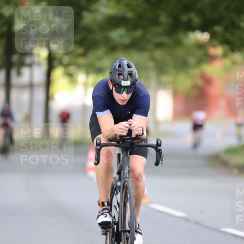 11.08.2024 - GEWOBA Citytriathlon Bremen H.Heesch http://msf.ph/oto/6775725 11.08.2024 11:43:33 Radfahren 770, 846, 868, 925, 967 meine-sportfotos.de