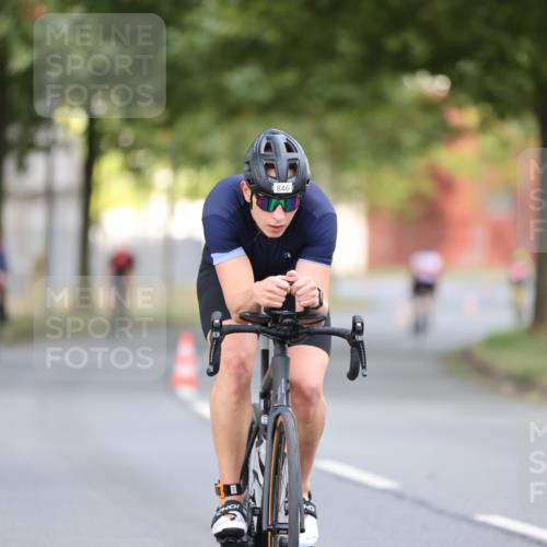 11.08.2024 - GEWOBA Citytriathlon Bremen H.Heesch http://msf.ph/oto/6775727 11.08.2024 11:43:33 Radfahren 770, 846, 868, 925, 967 meine-sportfotos.de