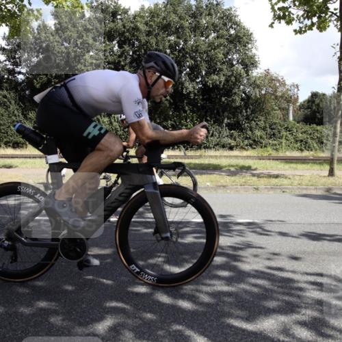 11.08.2024 - GEWOBA Citytriathlon Bremen H.Heesch http://msf.ph/oto/6775728 11.08.2024 11:51:33 Radfahren 793, 876, 993, 1034 meine-sportfotos.de