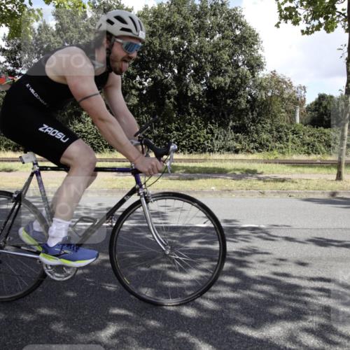 11.08.2024 - GEWOBA Citytriathlon Bremen H.Heesch http://msf.ph/oto/6775729 11.08.2024 11:51:38 Radfahren 793, 797, 817, 876, 993, 1034 meine-sportfotos.de