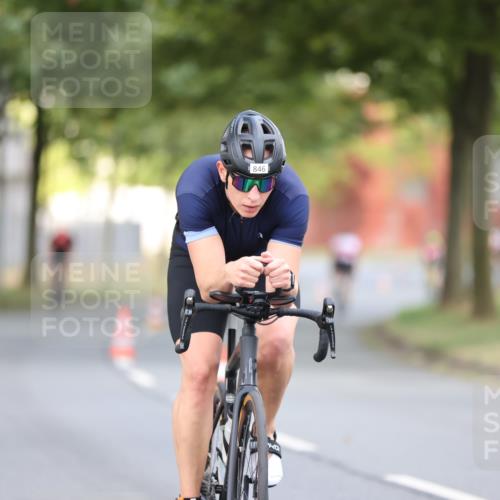 11.08.2024 - GEWOBA Citytriathlon Bremen H.Heesch http://msf.ph/oto/6775732 11.08.2024 11:43:33 Radfahren 770, 846, 868, 925, 967 meine-sportfotos.de