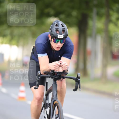 11.08.2024 - GEWOBA Citytriathlon Bremen H.Heesch http://msf.ph/oto/6775741 11.08.2024 11:43:34 Radfahren 770, 846, 868, 925, 967 meine-sportfotos.de