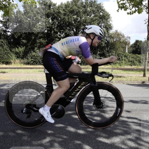 11.08.2024 - GEWOBA Citytriathlon Bremen H.Heesch http://msf.ph/oto/6775749 11.08.2024 11:52:05 Radfahren 743, 794, 818, 932, 945, 988, 1016, 1017 meine-sportfotos.de