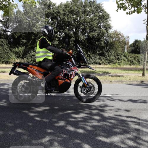 11.08.2024 - GEWOBA Citytriathlon Bremen H.Heesch http://msf.ph/oto/6775751 11.08.2024 11:52:06 Radfahren 743, 794, 818, 932, 945, 988, 1016, 1017 meine-sportfotos.de