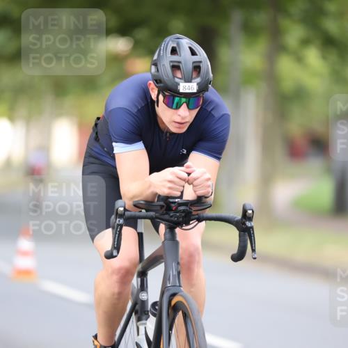 11.08.2024 - GEWOBA Citytriathlon Bremen H.Heesch http://msf.ph/oto/6775753 11.08.2024 11:43:34 Radfahren 770, 846, 868, 925, 967 meine-sportfotos.de