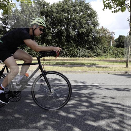 11.08.2024 - GEWOBA Citytriathlon Bremen H.Heesch http://msf.ph/oto/6775757 11.08.2024 11:52:06 Radfahren 743, 794, 818, 932, 945, 988, 1016, 1017 meine-sportfotos.de