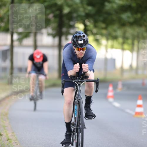 11.08.2024 - GEWOBA Citytriathlon Bremen H.Heesch http://msf.ph/oto/6775762 11.08.2024 11:43:38 Radfahren 770, 846, 868, 925 meine-sportfotos.de