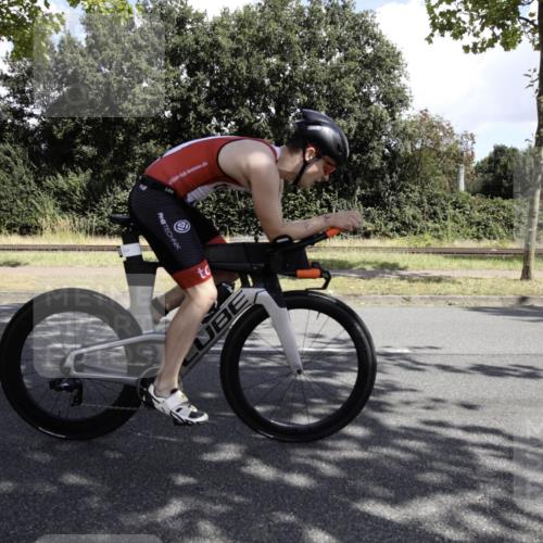 11.08.2024 - GEWOBA Citytriathlon Bremen H.Heesch http://msf.ph/oto/6775774 11.08.2024 11:52:16 Radfahren 745, 762, 794, 818, 889, 932, 945, 1017 meine-sportfotos.de