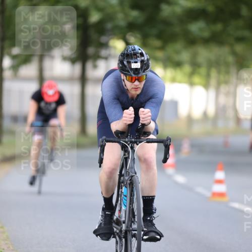11.08.2024 - GEWOBA Citytriathlon Bremen H.Heesch http://msf.ph/oto/6775777 11.08.2024 11:43:38 Radfahren 770, 846, 868, 925 meine-sportfotos.de