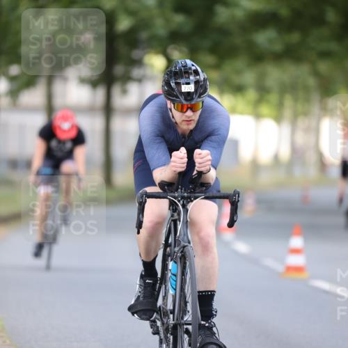 11.08.2024 - GEWOBA Citytriathlon Bremen H.Heesch http://msf.ph/oto/6775779 11.08.2024 11:43:38 Radfahren 770, 846, 868, 925 meine-sportfotos.de