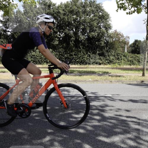 11.08.2024 - GEWOBA Citytriathlon Bremen H.Heesch http://msf.ph/oto/6775783 11.08.2024 11:52:17 Radfahren 745, 762, 794, 818, 889, 932, 945, 1017 meine-sportfotos.de