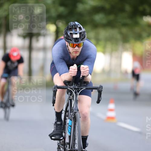 11.08.2024 - GEWOBA Citytriathlon Bremen H.Heesch http://msf.ph/oto/6775791 11.08.2024 11:43:38 Radfahren 770, 846, 868, 925 meine-sportfotos.de