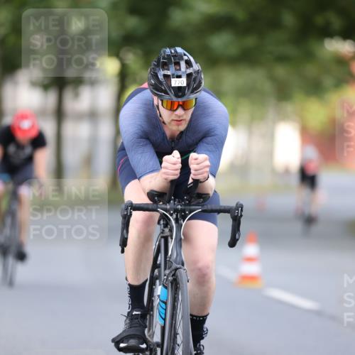 11.08.2024 - GEWOBA Citytriathlon Bremen H.Heesch http://msf.ph/oto/6775800 11.08.2024 11:43:38 Radfahren 770, 846, 868, 925 meine-sportfotos.de
