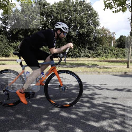 11.08.2024 - GEWOBA Citytriathlon Bremen H.Heesch http://msf.ph/oto/6775826 11.08.2024 11:52:57 Radfahren 917, 987, 1005 meine-sportfotos.de