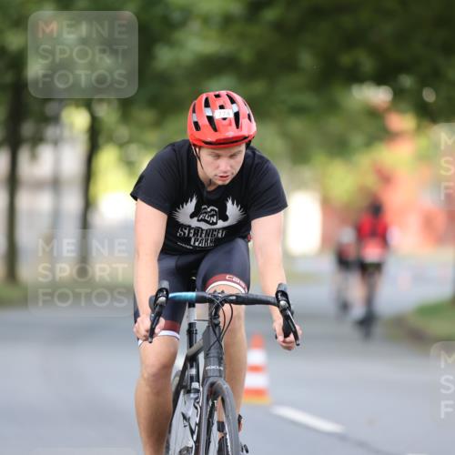 11.08.2024 - GEWOBA Citytriathlon Bremen H.Heesch http://msf.ph/oto/6775847 11.08.2024 11:43:40 Radfahren 770, 846, 868, 925, 1039 meine-sportfotos.de
