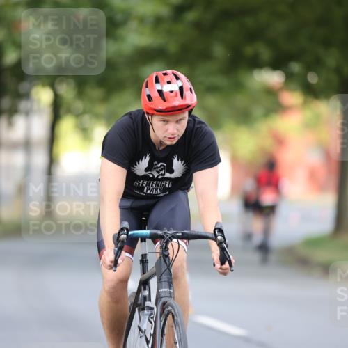 11.08.2024 - GEWOBA Citytriathlon Bremen H.Heesch http://msf.ph/oto/6775850 11.08.2024 11:43:40 Radfahren 770, 846, 868, 925, 1039 meine-sportfotos.de