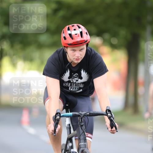 11.08.2024 - GEWOBA Citytriathlon Bremen H.Heesch http://msf.ph/oto/6775870 11.08.2024 11:43:40 Radfahren 770, 846, 868, 925, 1039 meine-sportfotos.de
